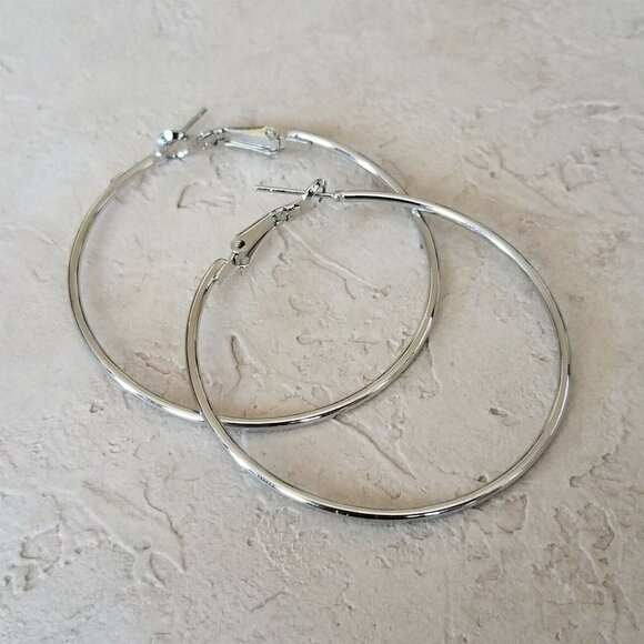 Minimalist Classic Sleek Silver Large Hoop Earrings 50mm 2" Leverback - Picture 1 of 6